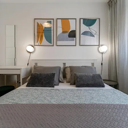 Lux 1- With Garage And Balcony *