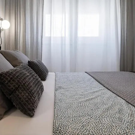 Lux 1- With Garage And Balcony