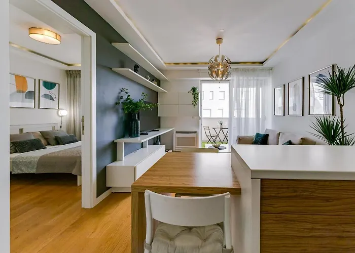 아파트 Lux 1- With Garage And Balcony *