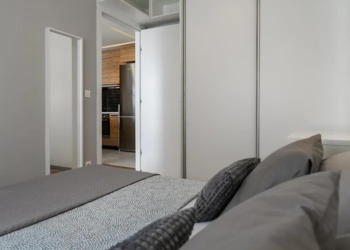 아파트 Lux 1- With Garage And Balcony 자다르