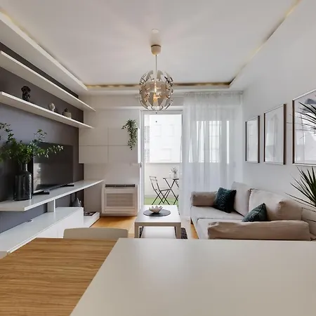 Lux 1- With Garage And Balcony Appartamento